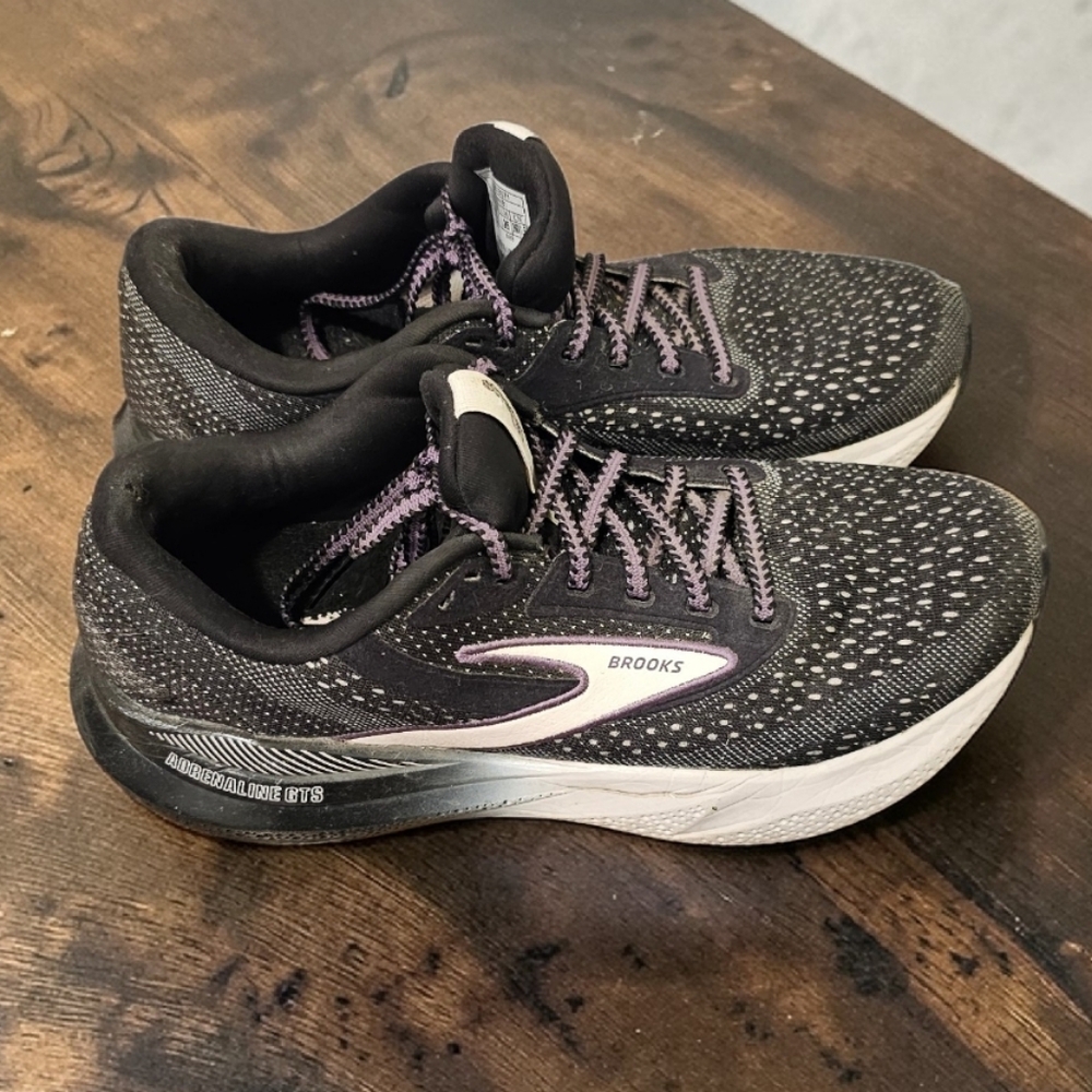 Brooks Women's Adrenaline GTS 24 Shoes - Black with Purple Accents Size-9